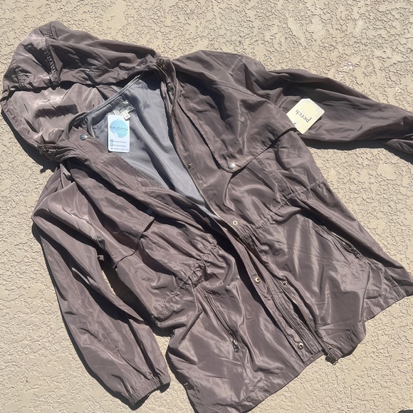 Lightweight jacket - Picture 1 of 2
